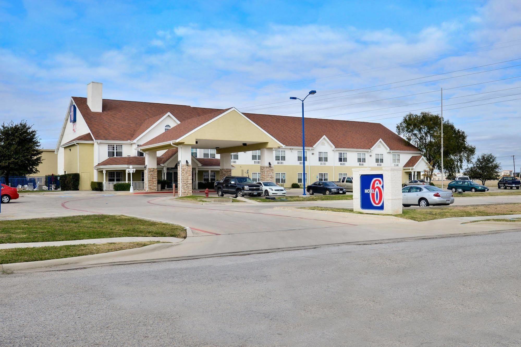 Hotel 6-north Richland Hills, Tx - Ne Worth 2*